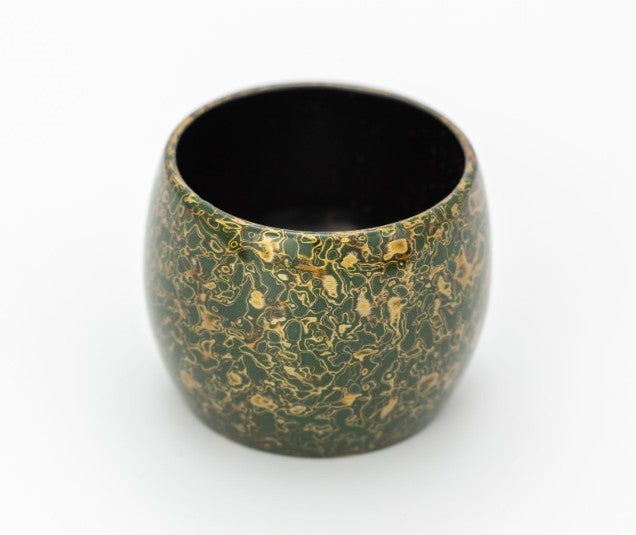 Daruma Sake Cup – Marble Tsugaru Lacquer